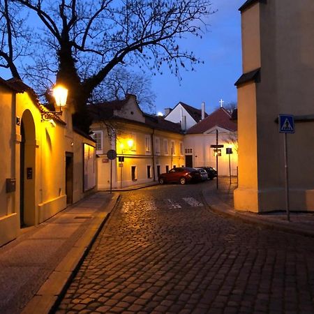 Appartamento Old Town Basement Praga Esterno foto