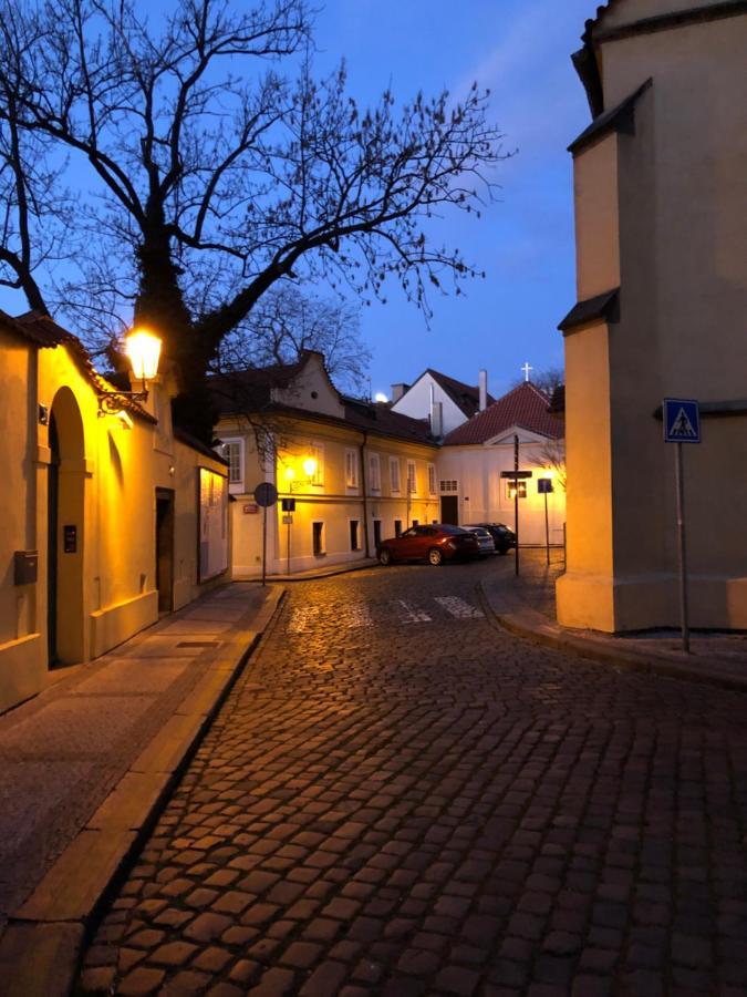 Appartamento Old Town Basement Praga Esterno foto