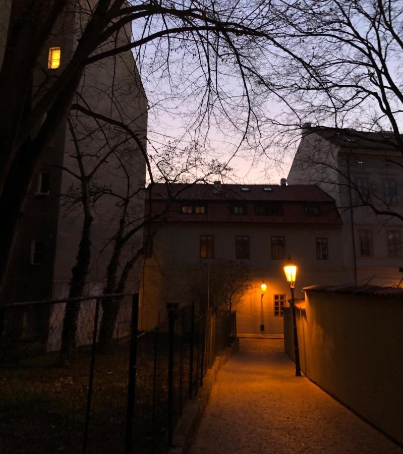 Appartamento Old Town Basement Praga Esterno foto