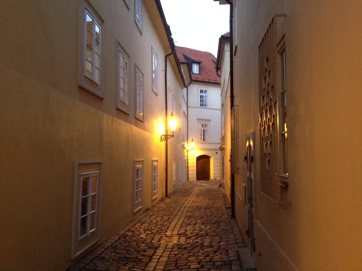 Appartamento Old Town Basement Praga Esterno foto