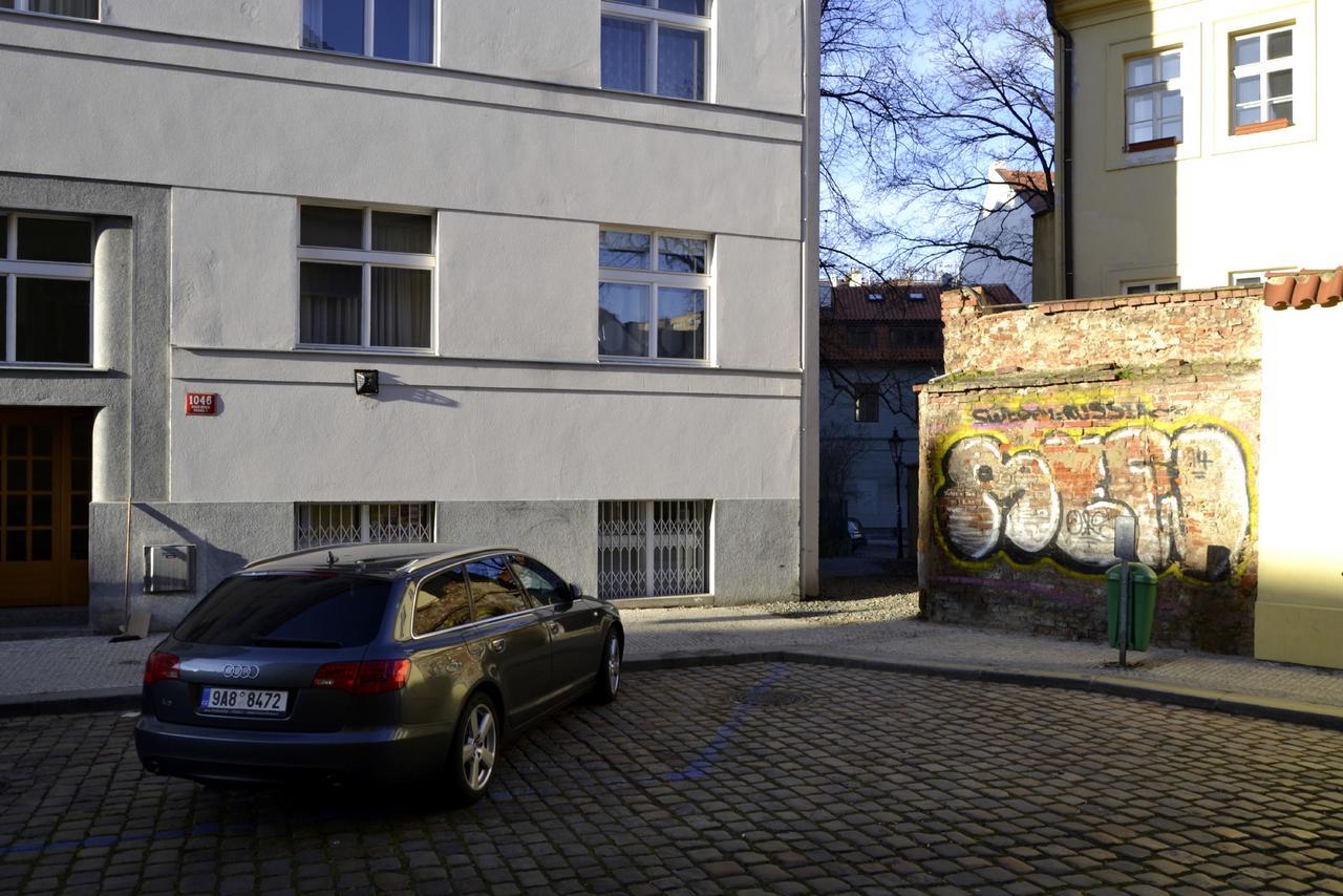 Appartamento Old Town Basement Praga Esterno foto