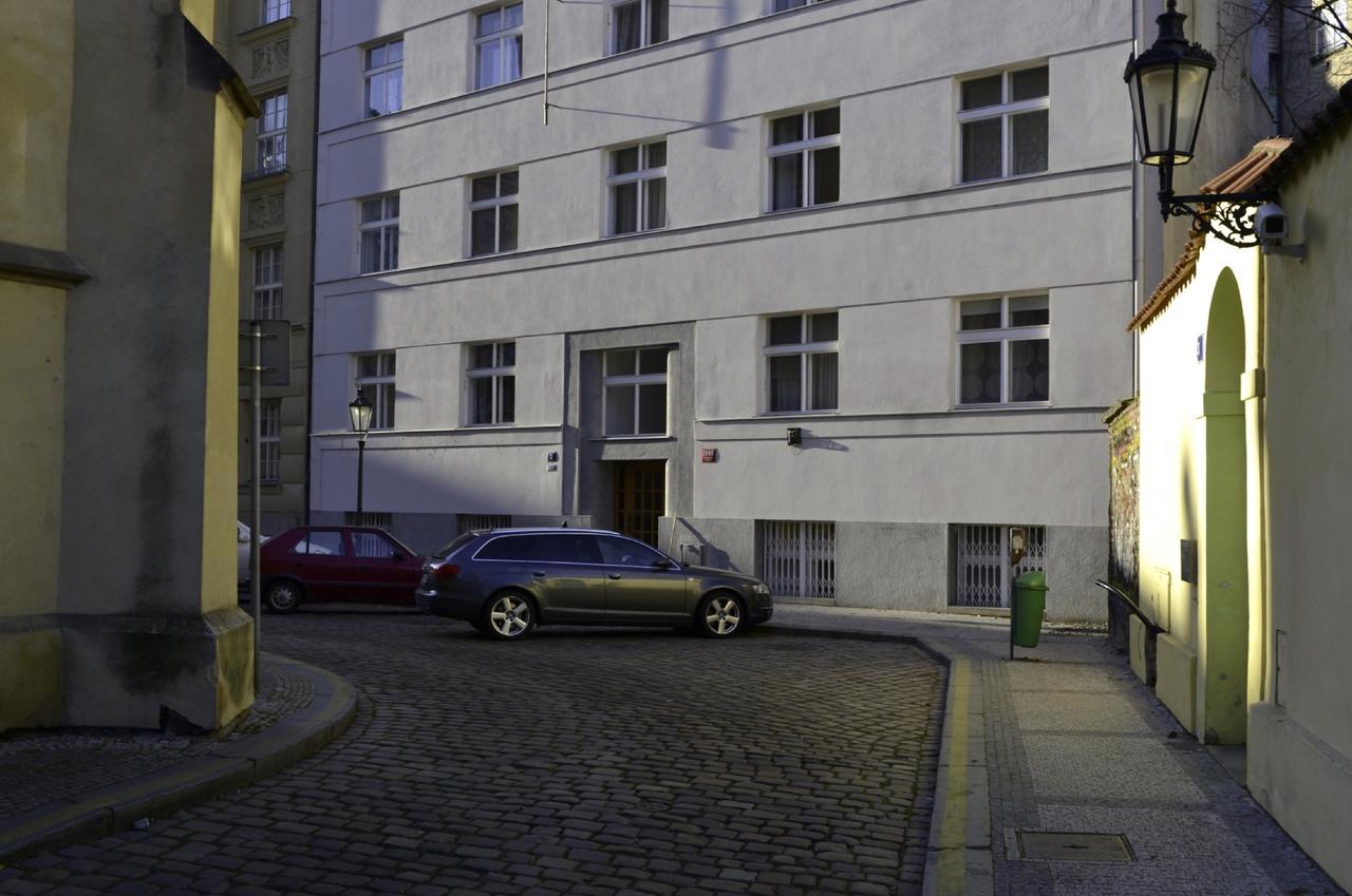 Appartamento Old Town Basement Praga Esterno foto